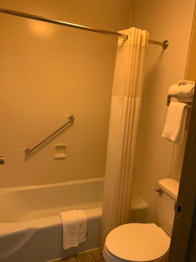 Quality Inn & Suites Brooksville I-75-Dade City Ridge Manor Exterior photo
