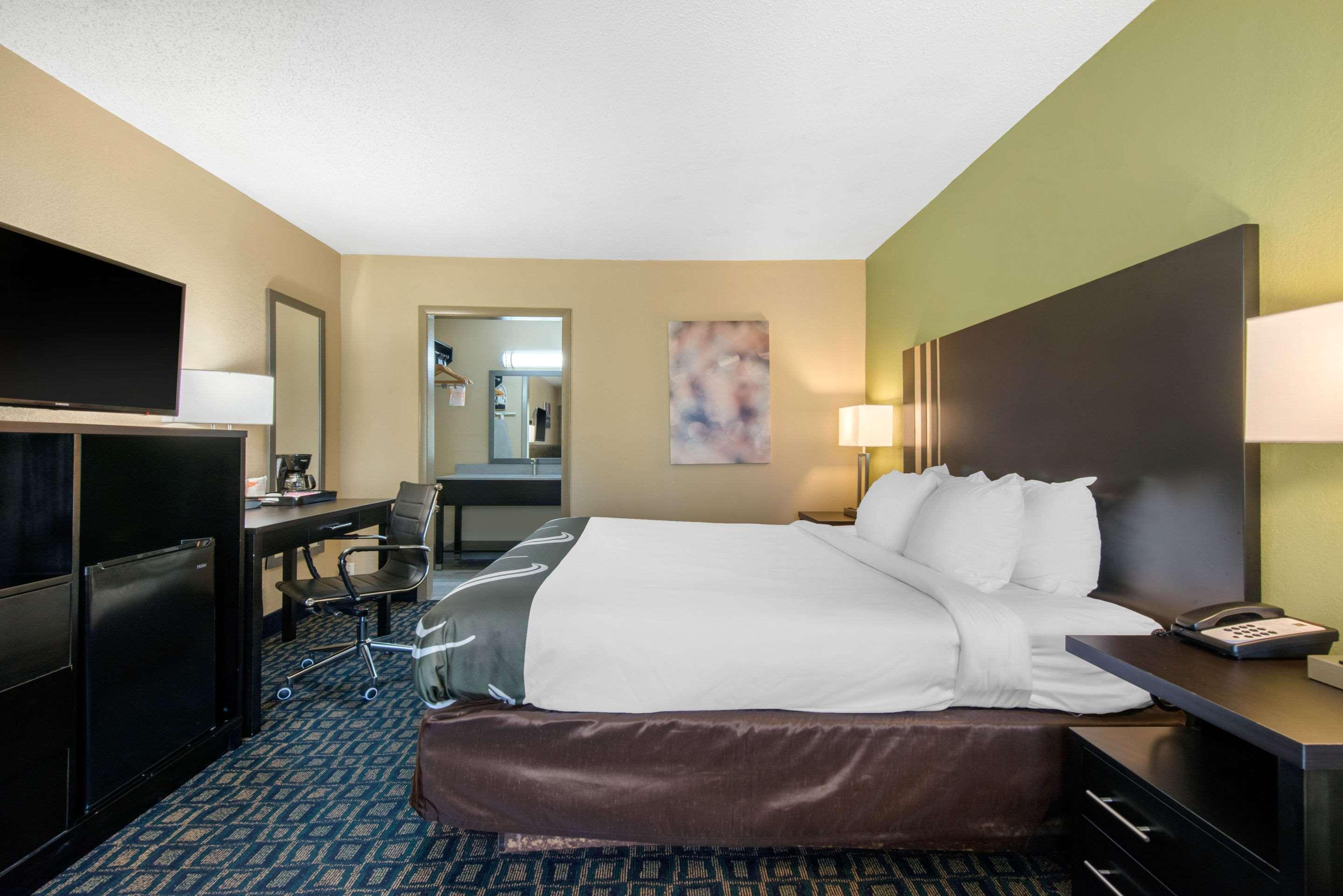 Quality Inn & Suites Brooksville I-75-Dade City Ridge Manor Exterior photo