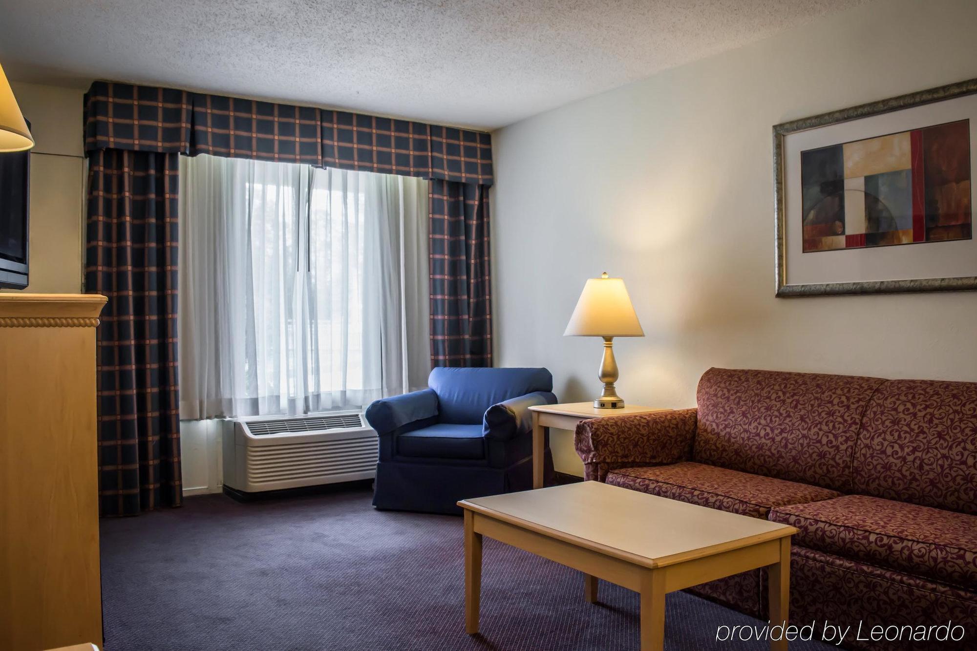 Quality Inn & Suites Brooksville I-75-Dade City Ridge Manor Exterior photo