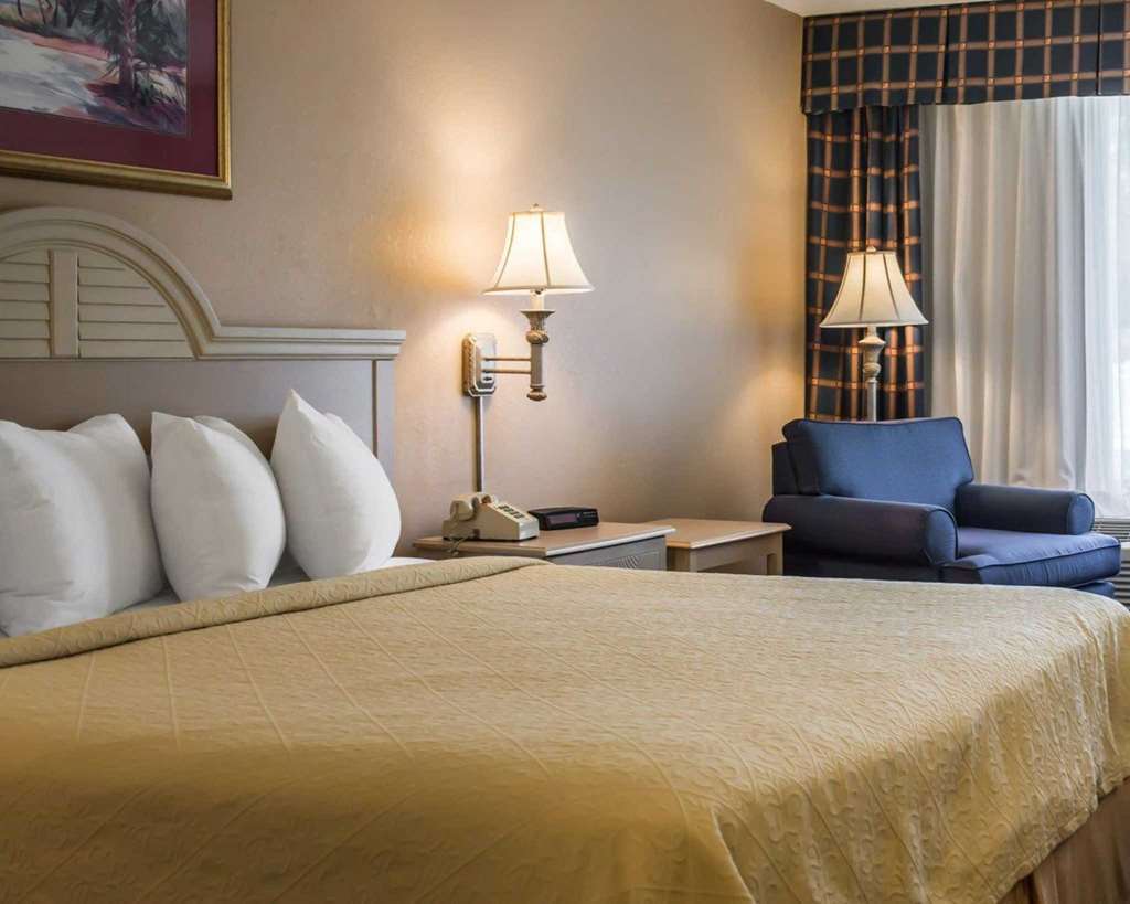 Quality Inn & Suites Brooksville I-75-Dade City Ridge Manor Room photo